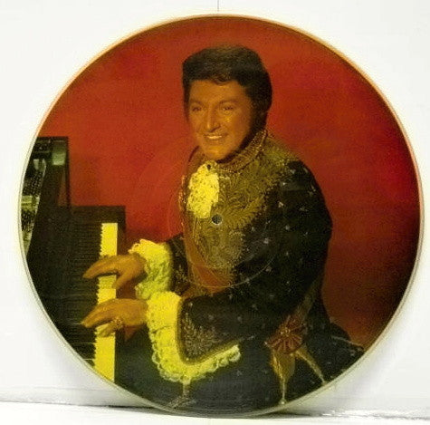 Liberace - A Legendary Performer