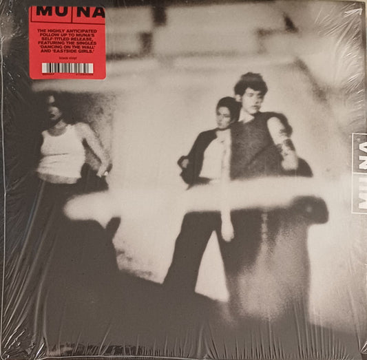 Muna - Dancing On The Wall