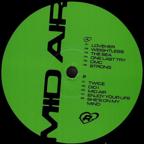 Romy (28) - Mid Air