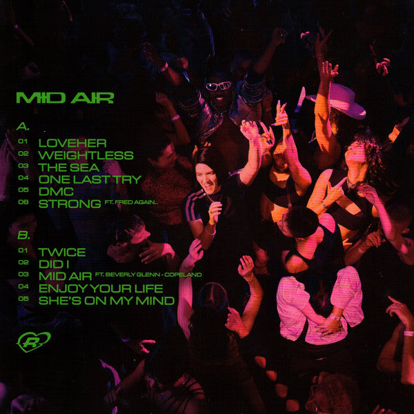 Romy (28) - Mid Air