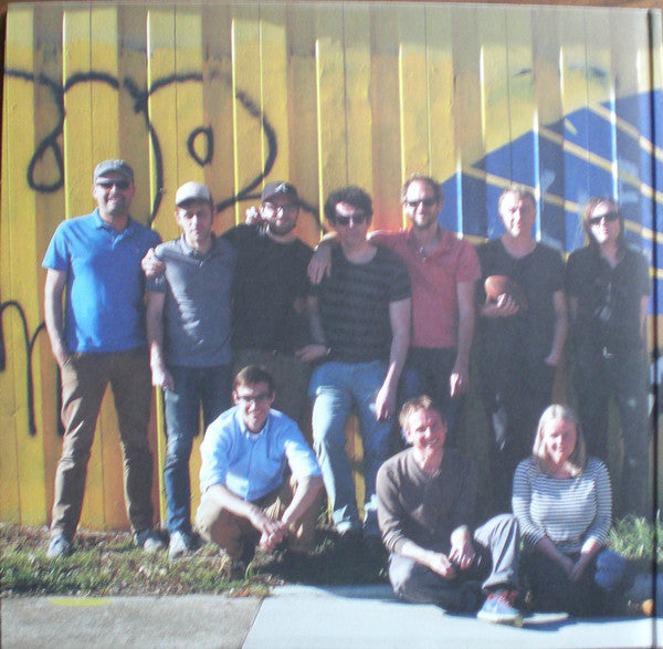 Belle & Sebastian - Girls In Peacetime Want To Dance