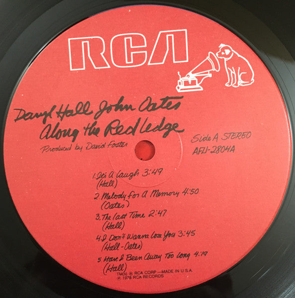 Daryl Hall & John Oates - Along The Red Ledge