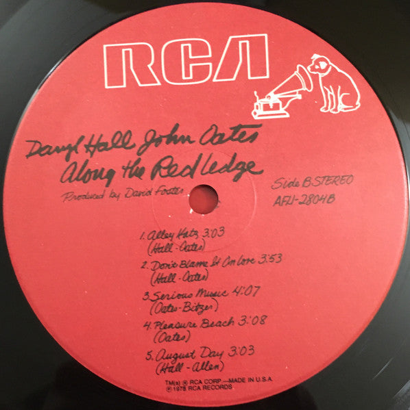 Daryl Hall & John Oates - Along The Red Ledge