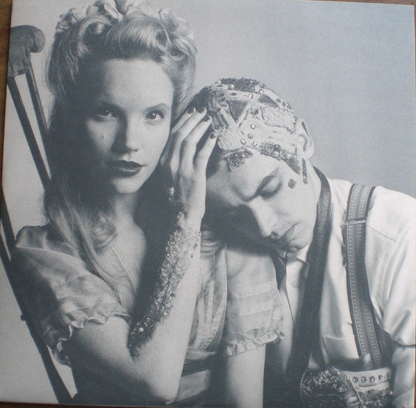 Belle & Sebastian - Girls In Peacetime Want To Dance