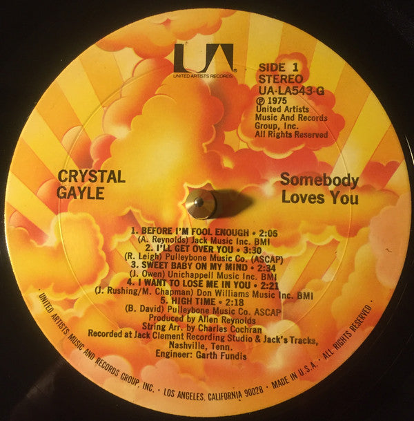 Crystal Gayle - Somebody Loves You