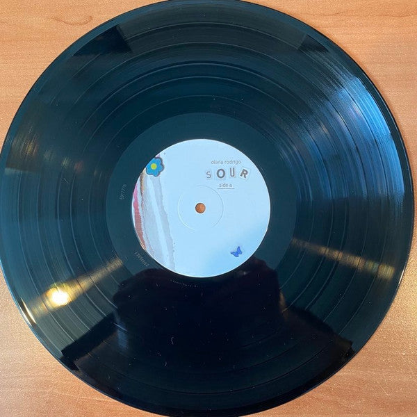 willow on X: updated Olivia Rodrigo sour vinyls! #OliviaRodrigo #SOUR # vinyl  / X